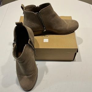 Tan suede size 11 ankle boot